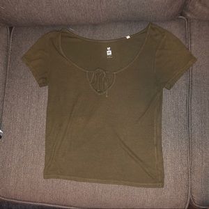 Cute shirt with tie in the front